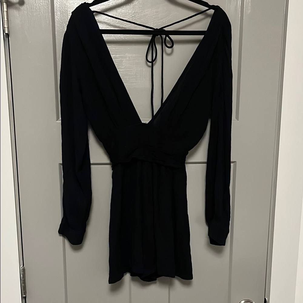 ASOS Black V-Neck Long Sleeve Outfit